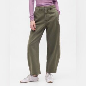 GAP Mid Rise Twill Barrel Pants Black Moss Green